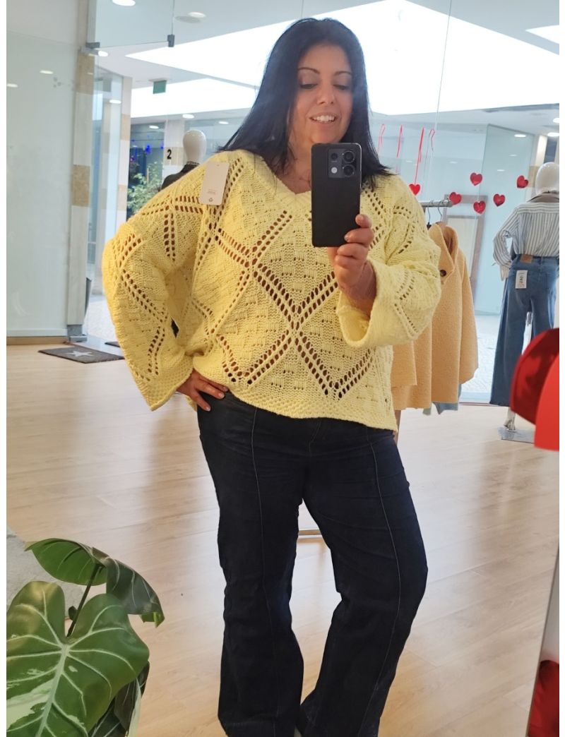 Camisola tricotada amarela