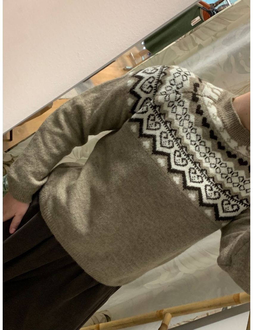 Camisola em tons de castanho