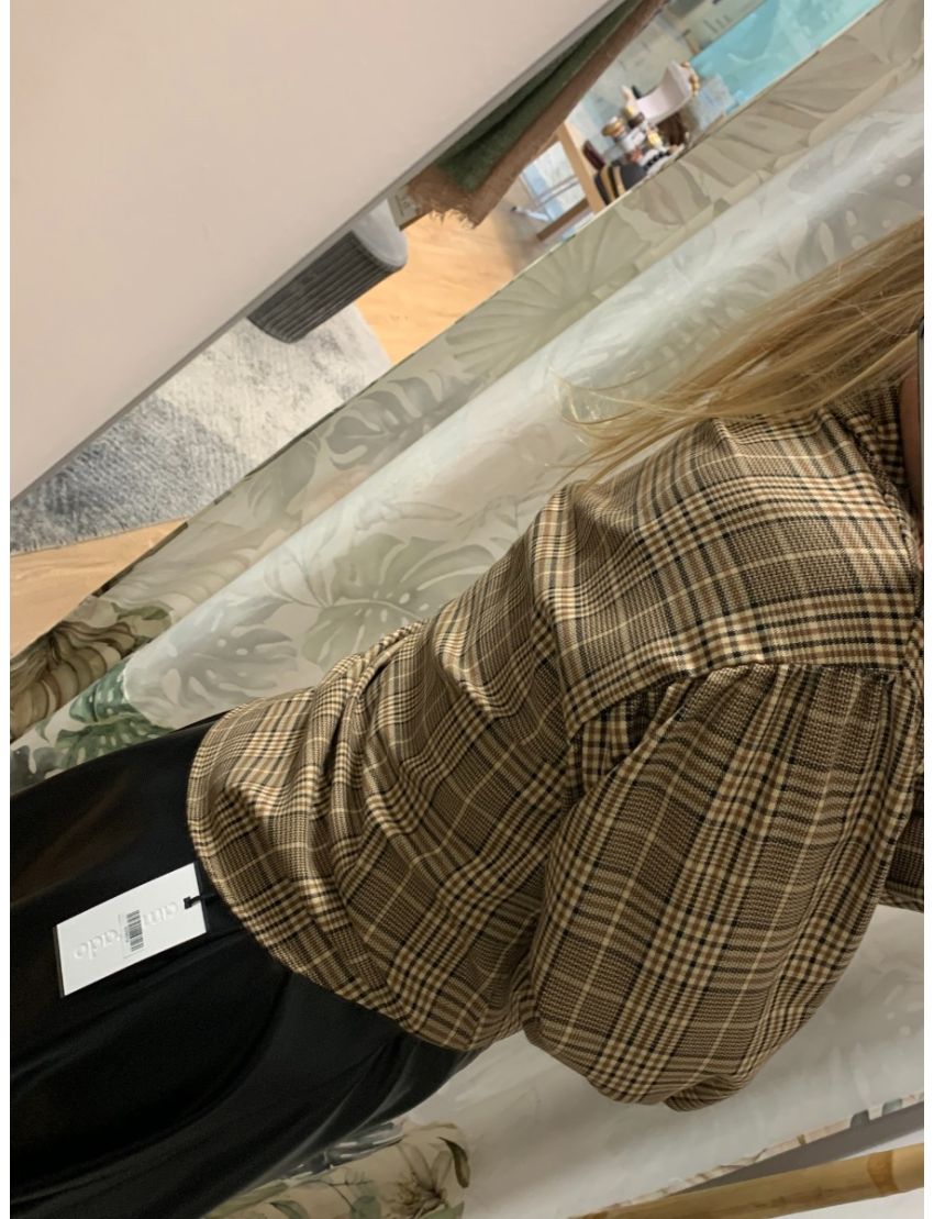 Camiseiro com mangas em balão