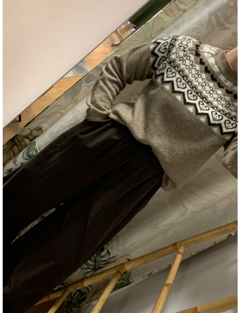 Camisola em tons de castanho